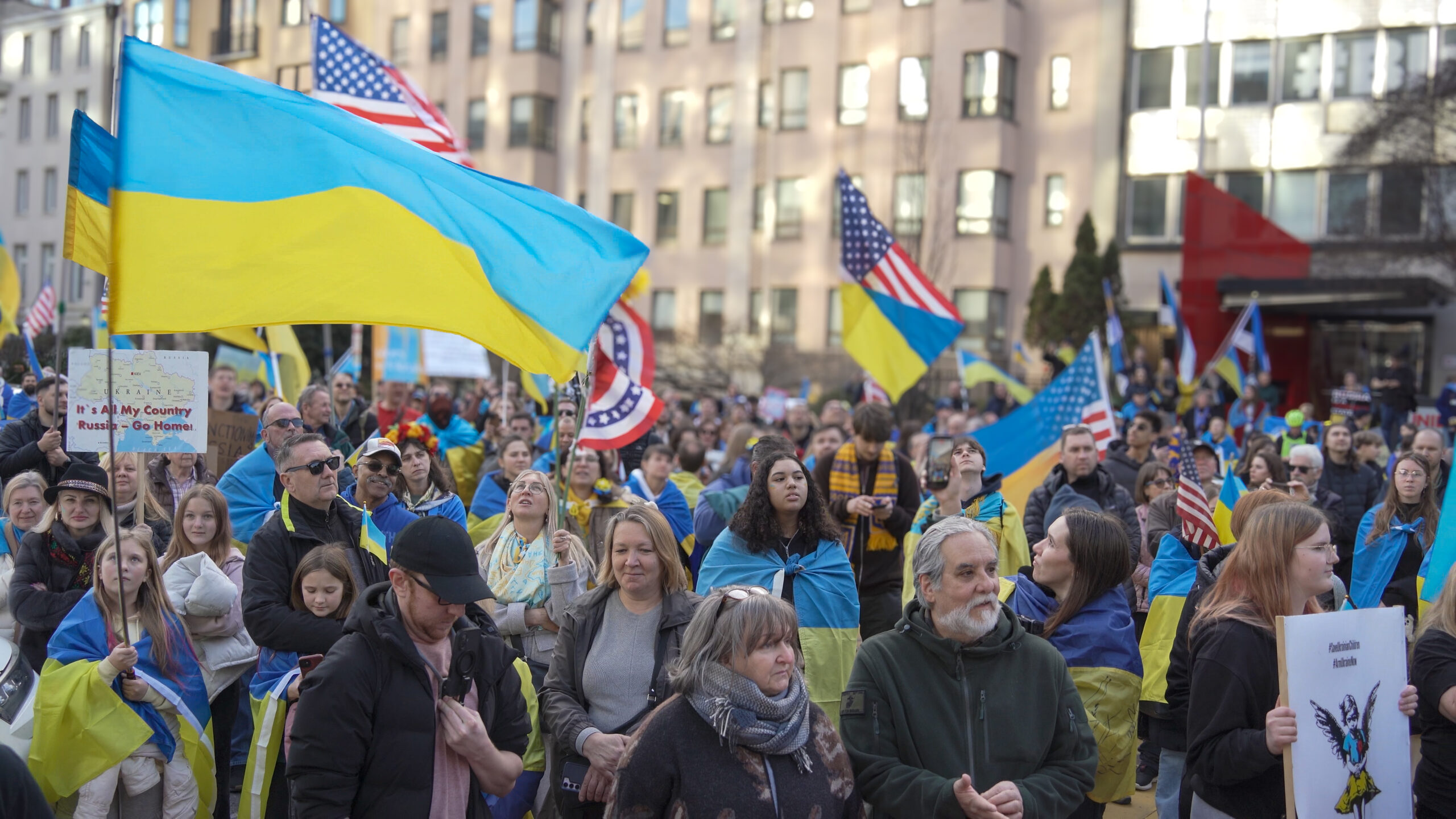 Врятуй Україну — врятуй світ: протест у серці Вашингтона 1 Врятуй Україну — врятуй світ: протест у серці Вашингтона – Independence Avenue Media